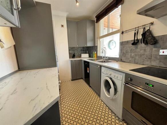 kitchen 1.jpg