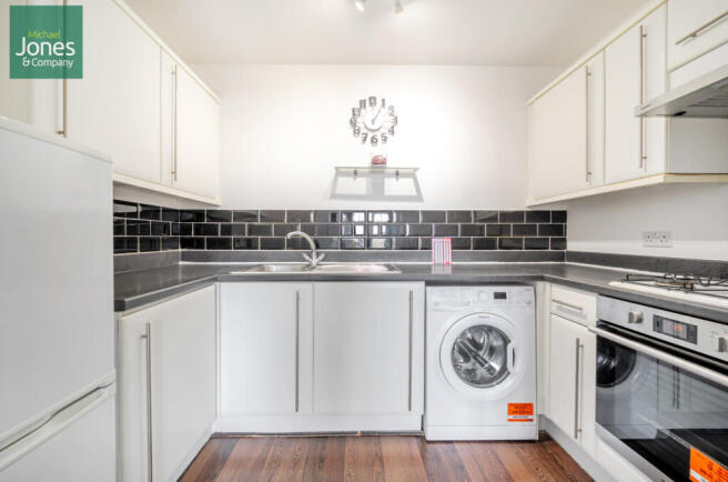 4e52e8db-75f2-414...