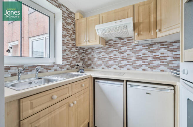 fba8d0a7-7415-440...