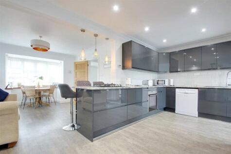 Cissbury Avenue, Findon Valley, Worthing, West Sussex, BN14