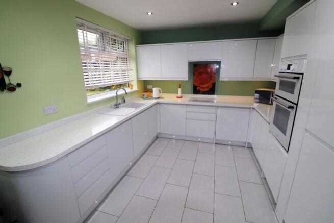 49 Knightscliffe Way