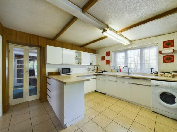 KITCHEN/DINING ROOM