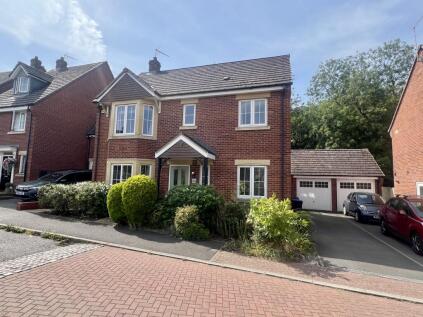 Dennetts Close, Daventry, NN11 9AE