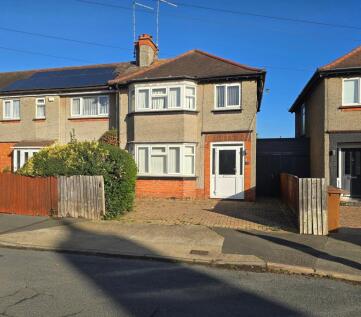 Bushland Road, The Headlands, NN3 2NS