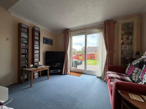 SITTING / DINING ROOM