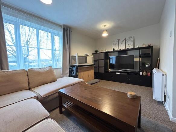 LOUNGE/DINER