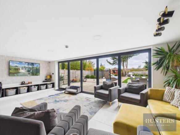 Kitchen / Living Area