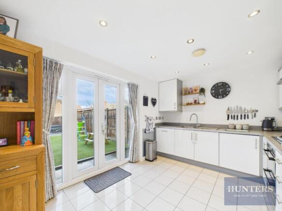 Kitchen / Dining Area