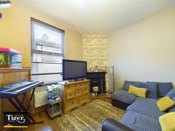 CAM02176G0-PR0483...