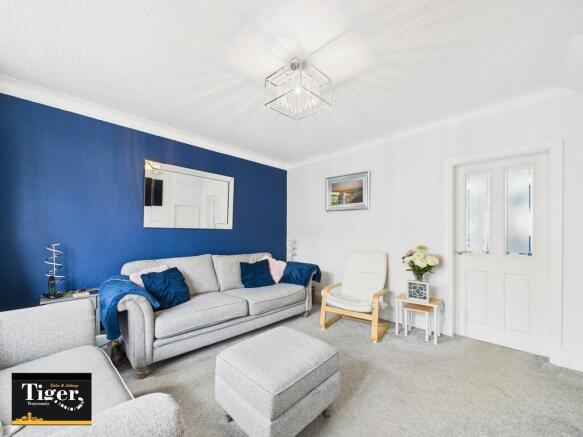 CAM02176G0-PR0553...