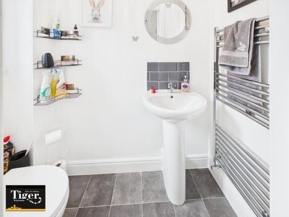 CAM02176G0-PR0653...