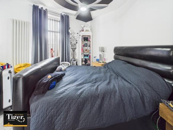 CAM02176G0-PR0674...