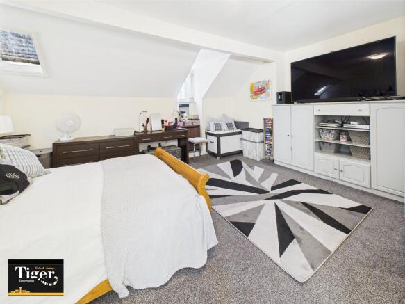 CAM02176G0-PR0582...