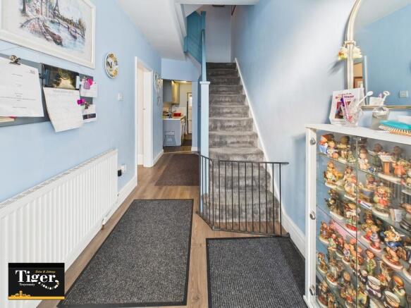 CAM02176G0-PR0757...