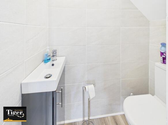 CAM02176G0-PR0757...