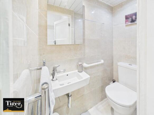 CAM02176G0-PR0777...