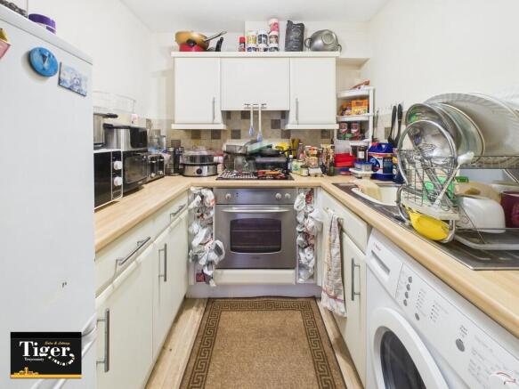 CAM02176G0-PR0776...