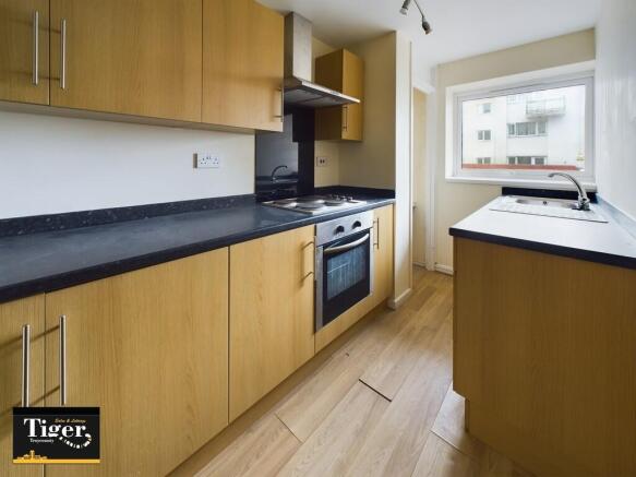 CAM02176G0-PR0320...