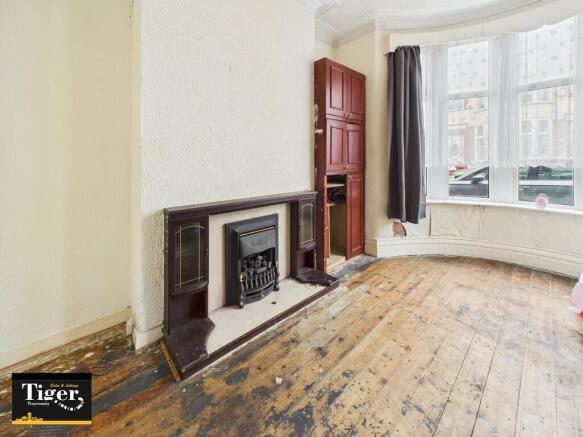 CAM02176G0-PR0811...