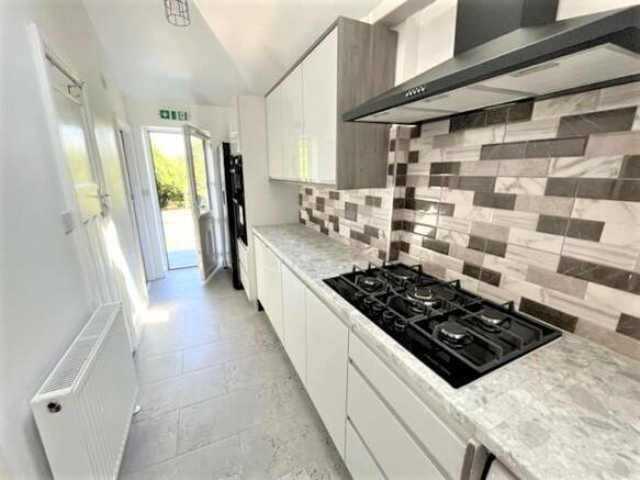 kitchen2.jpg