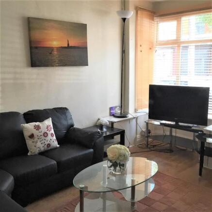 Lounge 4.jpg