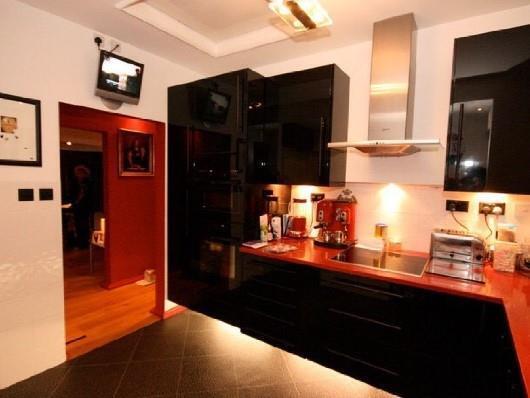 Kitchen  2.jpg