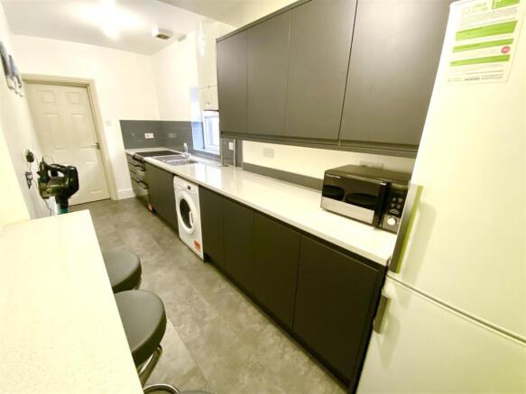 Kitchen. Picture 3 - Copy (2).jpeg