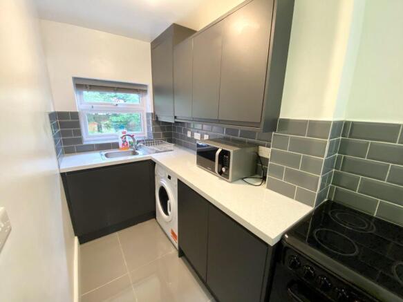 65GR Kitchen Pic 3.jpeg