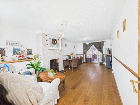 Living/Dining area