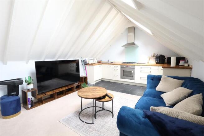 Living/Kitchen area