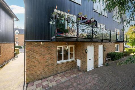 Fourdrinier Way, Hemel Hempstead, HP3