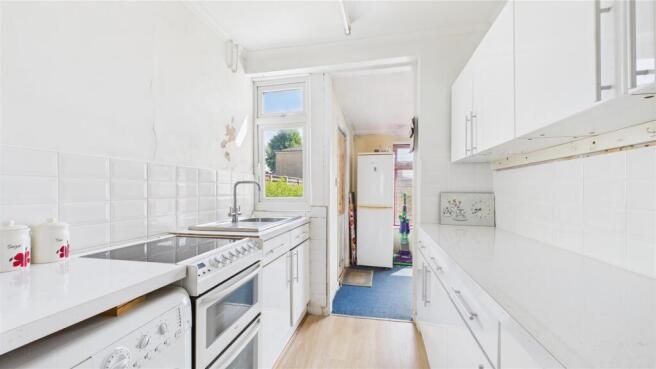 CAM05136G0-PR0066-STILL006.jpg