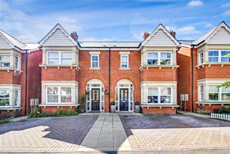 Guinevere Gardens, Cheshunt