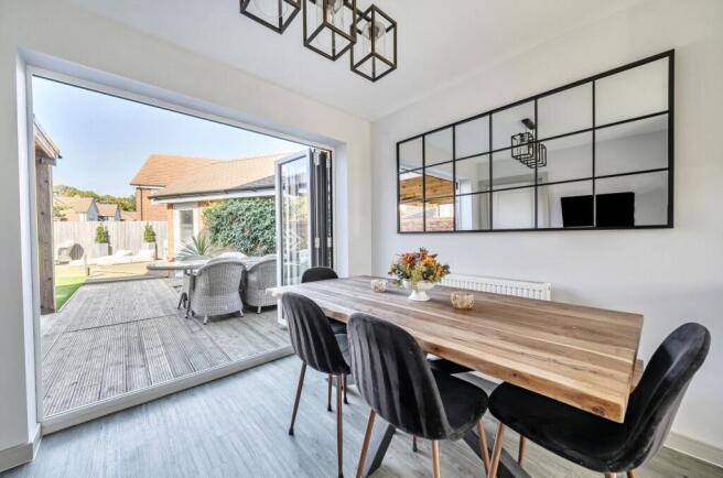 1363485-4-68e3e5b...