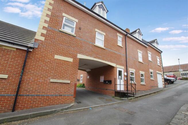 1 bedroom flat to rent in Little London, Old Town, Swindon ...