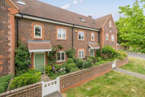 Gilbert Hannam Close, Midhurst, GU29