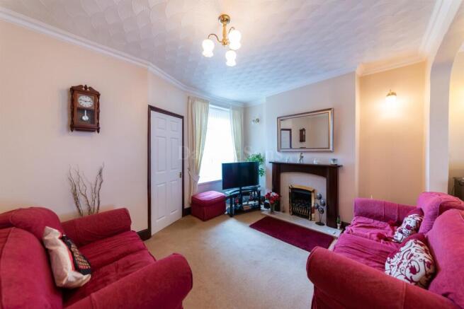 Lounge/Dining Room