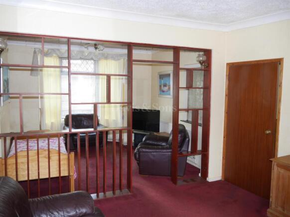 Lounge/Dining Room