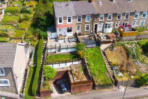 Commercial Road, Abercarn, Newport. NP11