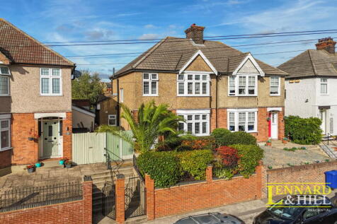 High View Avenue, Grays, RM17 6RX