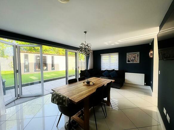 Kitchen & Dining Area