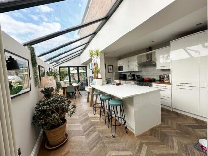 Emscote Road, Warwick