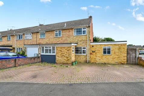 Farm View, Yateley, Hampshire, GU46