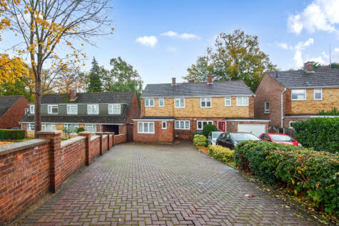 Tudor Drive, Yateley, Hampshire, GU46