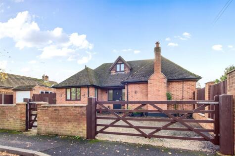 Coronation Road, Yateley, Hampshire, GU46