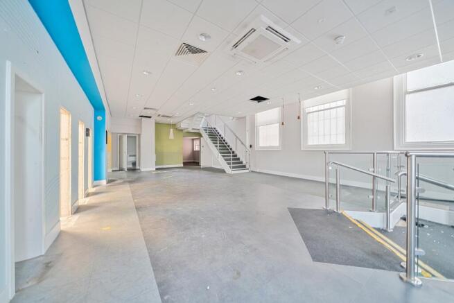 1369054-17-68eec61a7976d