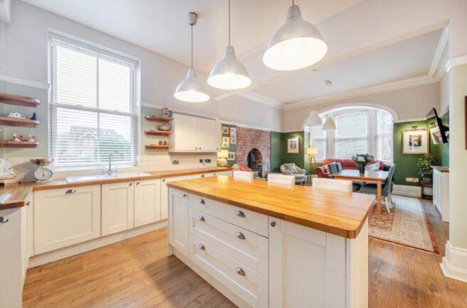 1385087-7-69317a117f797