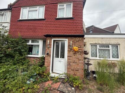 Pembury Avenue Worcester Park KT4