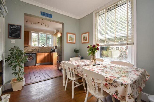 Breakfast room/kitchen