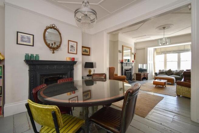 Dining room/living room